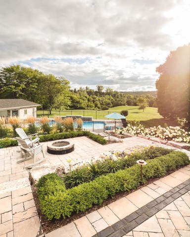 Inglewood House - Whispering Pines Landscaping